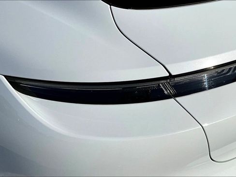 Used 2022 Porsche Taycan 4 Cross Turismo image 39