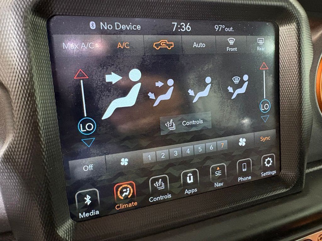 Used 2020 Jeep Gladiator Mojave AWD/4WD image 30