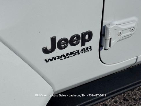 Used 2019 Jeep Wrangler Unlimited Sahara w/ Quick Order Package 24M Moab AWD/4WD image 5