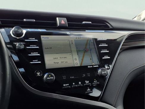 Used 2019 Toyota Camry XLE w/ Navigation Package image 4