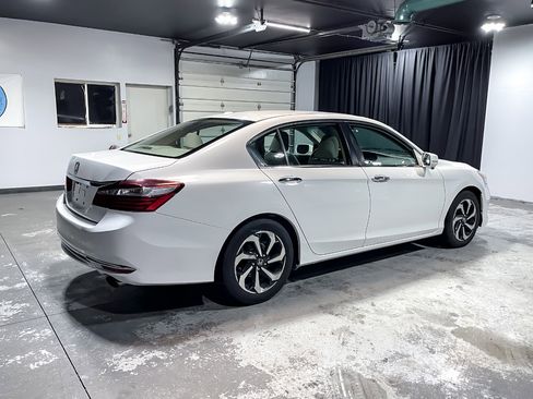 Used 2016 Honda Accord EX-L image 8