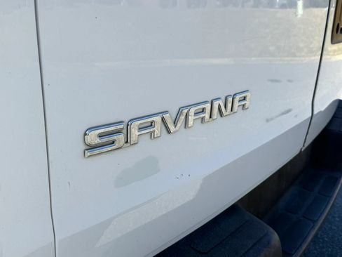 Used 2017 GMC Savana 2500 RWD image 13