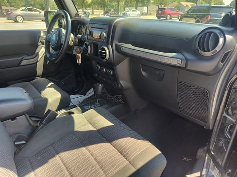 Used 2012 Jeep Wrangler Sport AWD/4WD image 18
