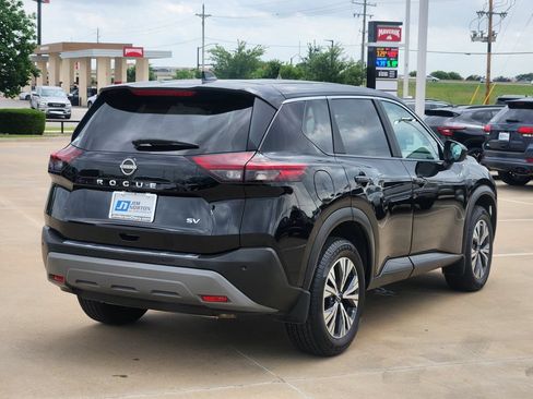 Used 2023 Nissan Rogue SV FWD image 7