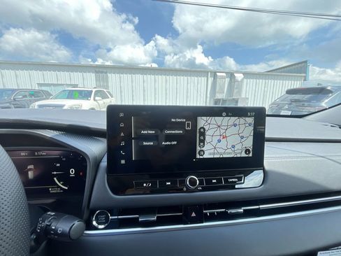 New 2025 Mitsubishi Outlander SE image 16