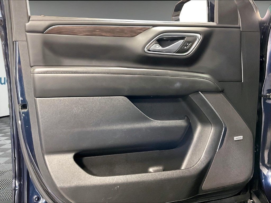 Used 2024 Chevrolet Suburban LT AWD/4WD image 9