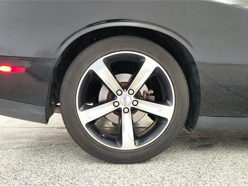 Used 2016 Dodge Challenger R/T RWD image 13