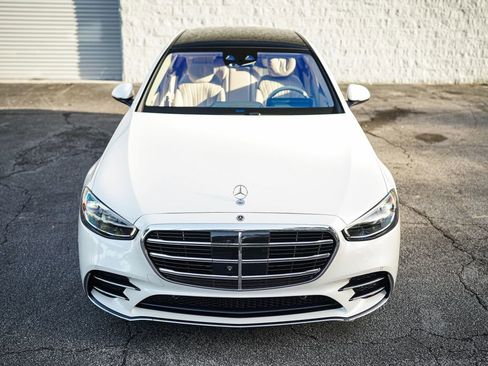 Used 2022 Mercedes-Benz S 500 4MATIC w/ AMG Line Package image 5