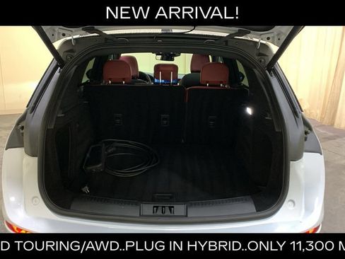 Used 2025 Lincoln Corsair Grand Touring w/ Towing Package AWD/4WD image 18