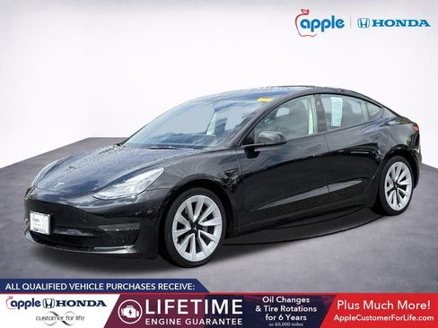 Used 2023 Tesla Model 3 Standard Range RWD image 3
