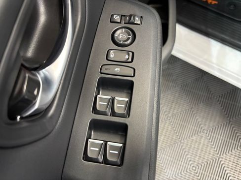 Used 2025 Honda Pilot TrailSport image 30