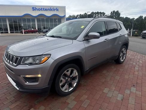Used 2021 Jeep Compass Limited FWD image 1