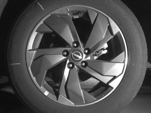 Used 2025 Nissan Rogue SV image 13