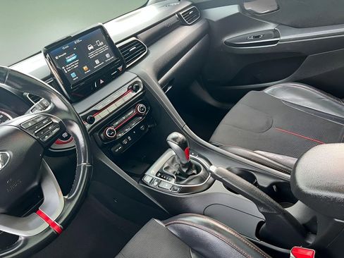 Used 2019 Hyundai Veloster 2.0 Premium FWD image 16