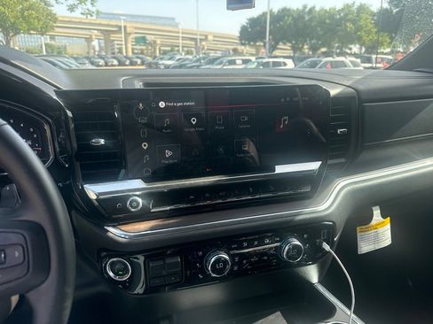 Used 2025 GMC Sierra 1500 SLT AWD/4WD image 4