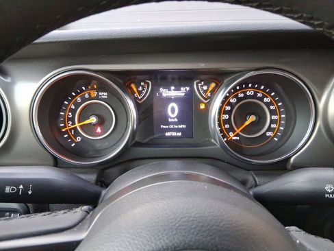 Used 2023 Jeep Gladiator Sport image 25