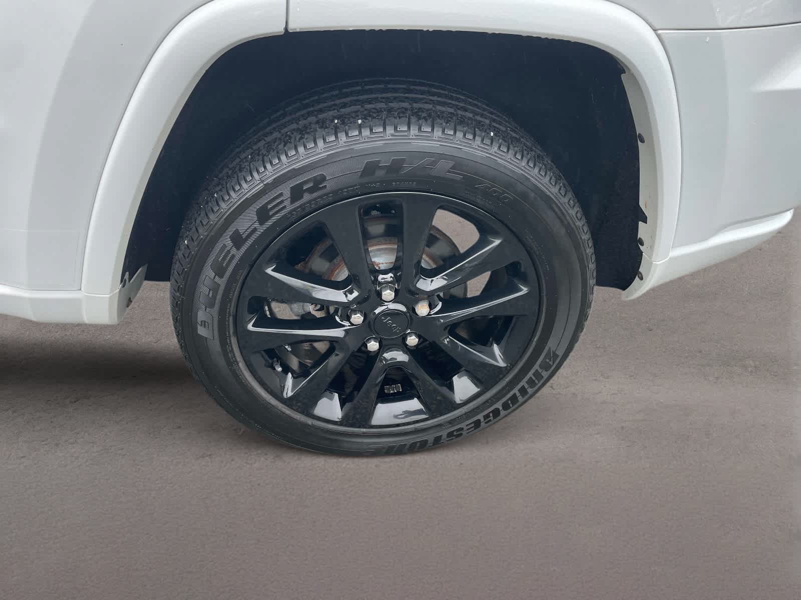 Used 2018 Jeep Grand Cherokee Altitude AWD/4WD image 14