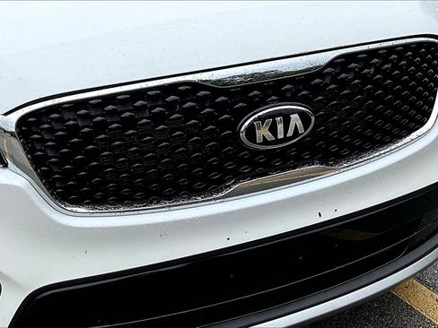 Used 2016 Kia Sorento EX image 28