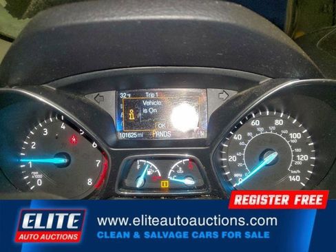 Used 2019 Ford Escape SE image 18