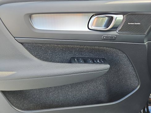 New 2026 Volvo XC40 B5 Ultra w/ Protection Package Premier image 10