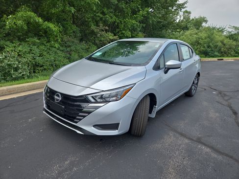 New 2025 Nissan Versa SV w/ Trunk Package image 4