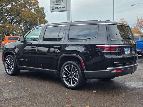 Used 2022 Jeep Wagoneer Series III w/ Premium Group I image 39