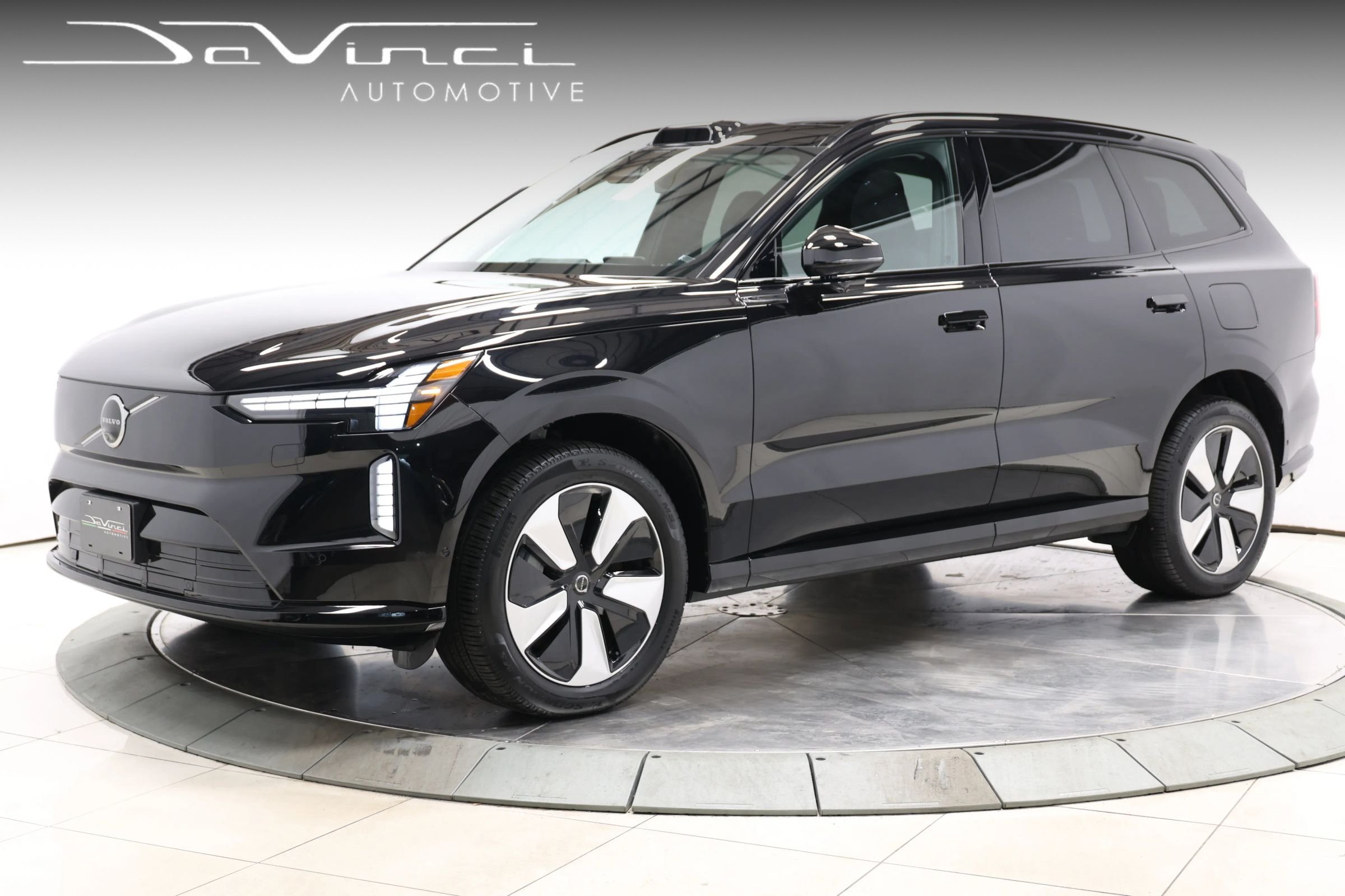 Used 2025 Volvo EX90 Plus AWD/4WD image 1