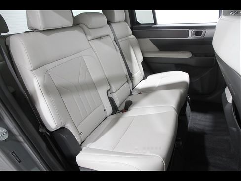 Certified 2026 Hyundai Santa Fe SEL AWD/4WD image 17