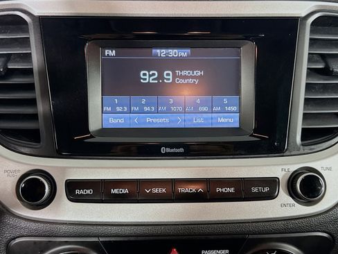 Used 2021 Hyundai Accent SE image 17