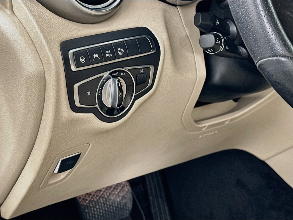 Used 2017 Mercedes-Benz GLC 300 image 10