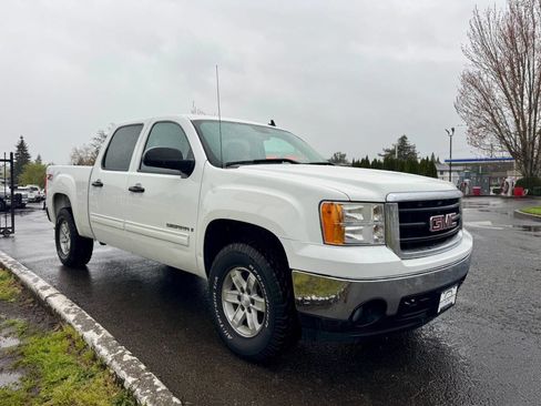 Used 2007 GMC Sierra 1500 SLE w/ SLE1 Preferred Package AWD/4WD image 2