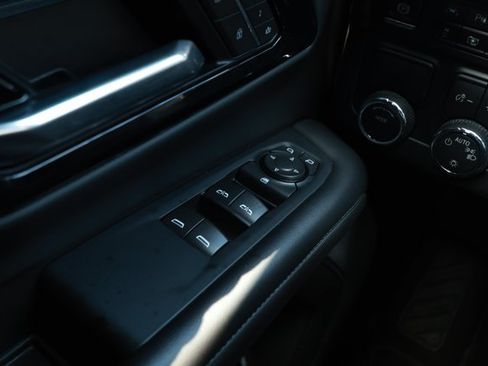 Used 2025 Chevrolet Tahoe LT RWD image 21