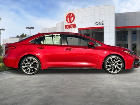 Certified 2020 Toyota Corolla SE image 3