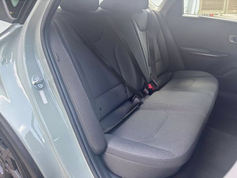 Used 2025 Kia K4 FWD image 33
