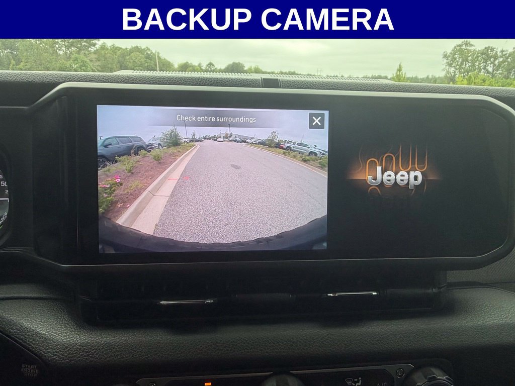 Used 2024 Jeep Wrangler Unlimited AWD/4WD image 3