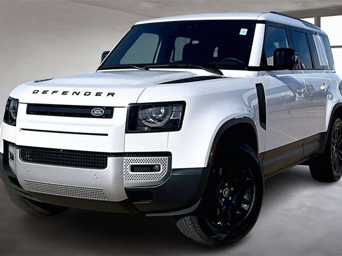 Used 2025 Land Rover Defender 110 S image 1
