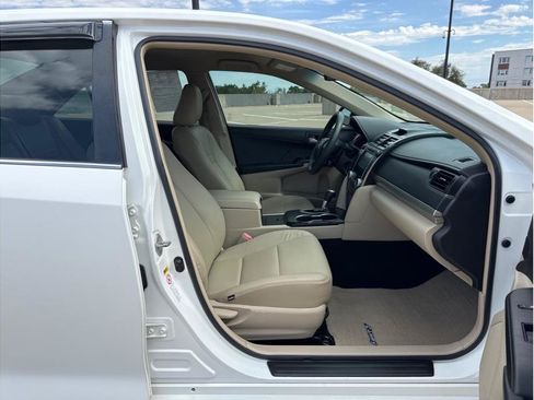 Used 2012 Toyota Camry LE FWD image 10