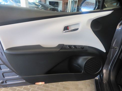 Used 2018 Toyota Prius Prime Premium FWD image 13