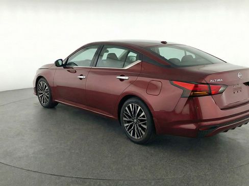 Used 2025 Nissan Altima 2.5 SV image 6