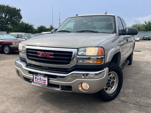 Used 2004 GMC Sierra 2500 SLT w/ Skid Plate Package image 85