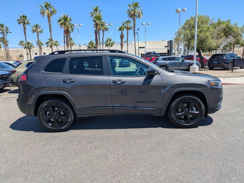 Used 2023 Jeep Cherokee Altitude Lux AWD/4WD image 7