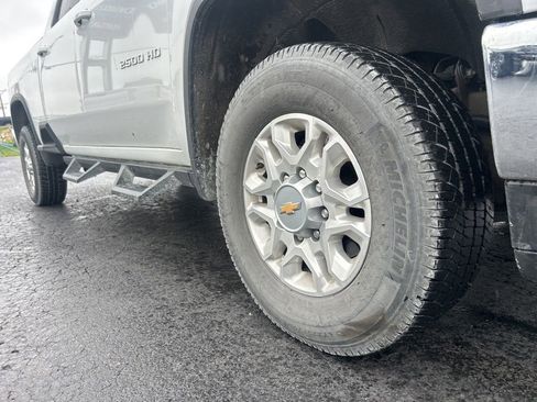 Used 2023 Chevrolet Silverado 2500 LT w/ All Star Edition AWD/4WD image 11