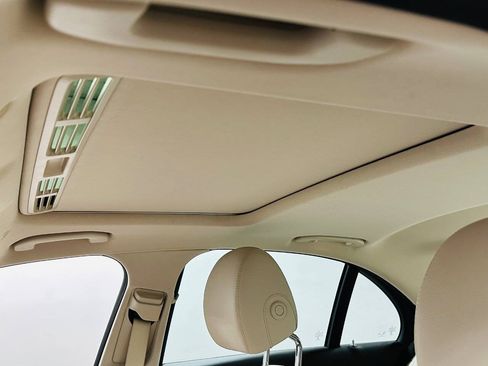 Used 2017 Mercedes-Benz E 300 4MATIC image 22