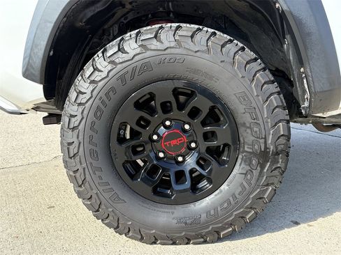 Used 2017 Toyota Tacoma TRD Pro image 9