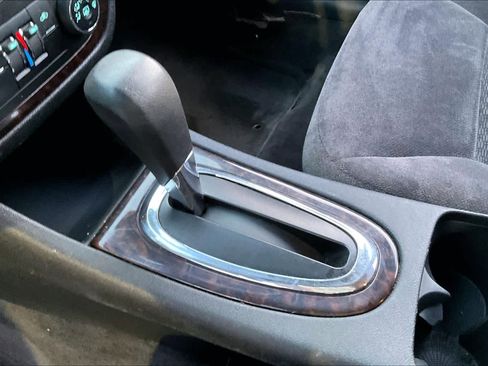 Used 2016 Chevrolet Impala LT image 16