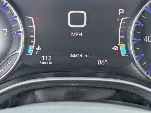 Used 2023 Chrysler Pacifica Touring-L FWD image 31