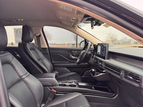 Used 2024 Lincoln Corsair AWD w/ Equipment Group 101A image 23