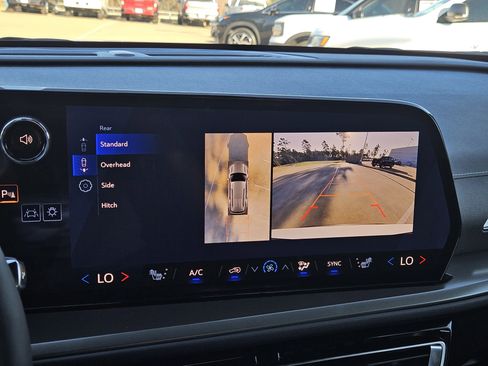 New 2026 Chevrolet Traverse LT w/ Midnight/Sport Edition image 15