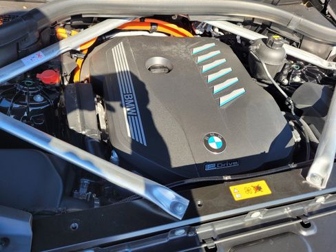 Used 2023 BMW X5 xDrive45e w/ Parking Assistance Package image 18