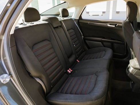 Used 2015 Ford Fusion SE image 25